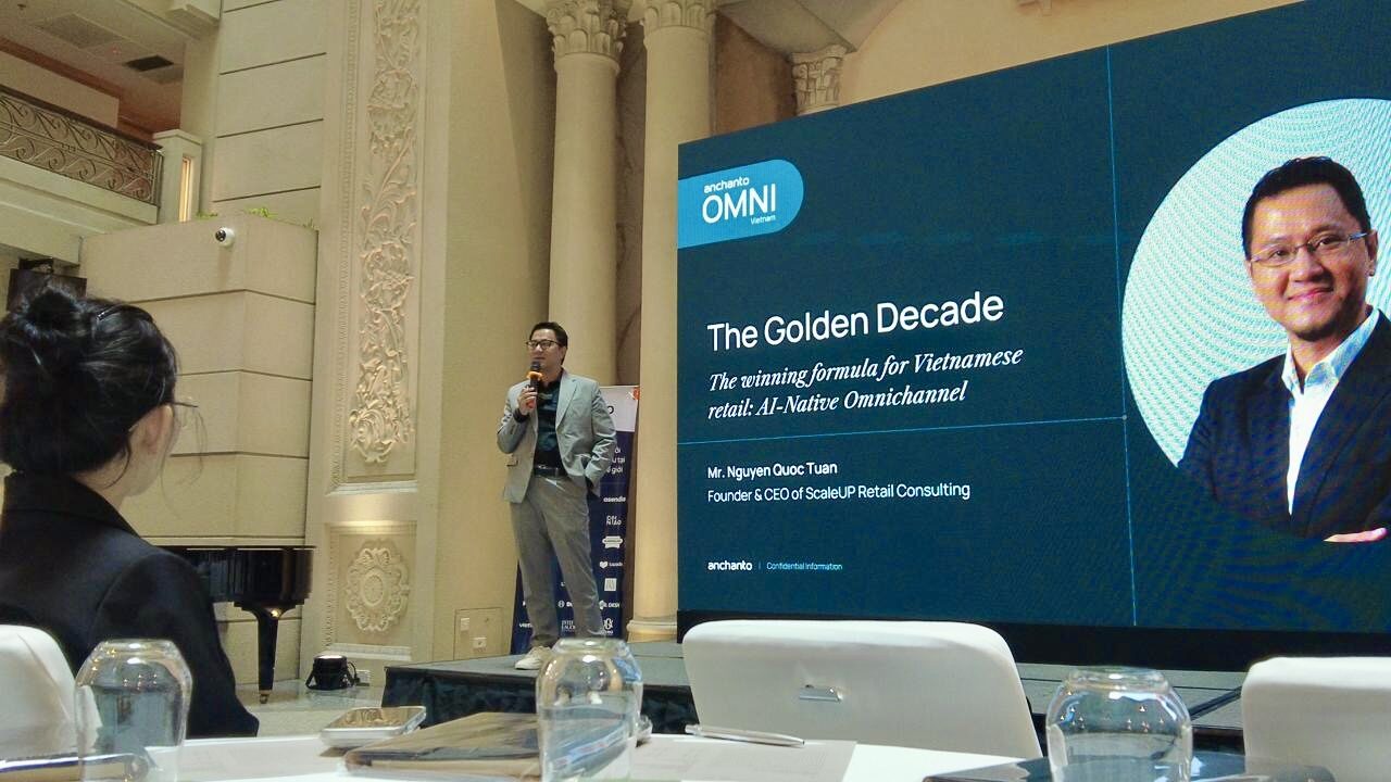 Nguyễn Quốc Tuấn trình bày keynote tại sự kiện Anchanto OMNI